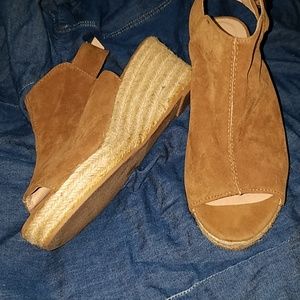 Sociology  open toe wedged shoes size 8